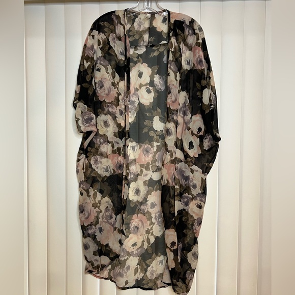 Live 4 Truth Black and Cream kimono - Picture 2 of 6
